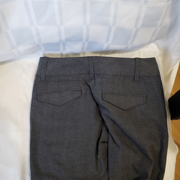 Old Navy Women's Dress Pant - Picture 4 of 10